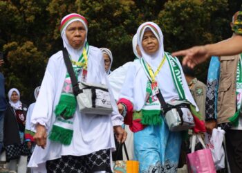 Alhamdulillah, Seorang Pedagang Tempe Berangkat Haji Setelah Nabung 25 Tahun