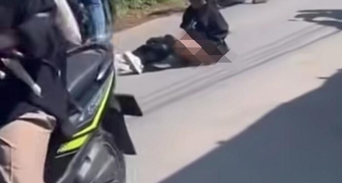 Wanita Muda Curi Beras Terekam Kamera CCTV, Bukannya Kabur Malah Buka Celana di Tengah Jalan