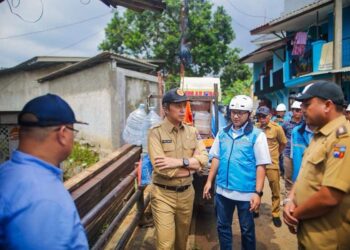 Wali Kota Bogor Tinjau Kali Cibala, Soroti Penyempitan Aliran dan Sampah