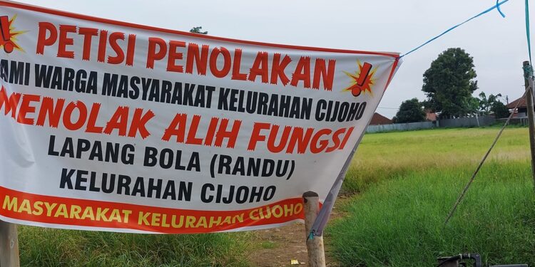 Warga Cijoho Tolak Alih Fungsi Lapang Randu, Tapi Bupati Tetap Tandatangani MoU Bersama Investor