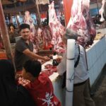 Jelang Lebaran Idul Adha Daging Sapi Tembus Rp 150.000/kg Daging Kambing Rp 160.000/kg 18 Jelang Lebaran Idul Adha Daging Sapi Tembus Rp 150.000/kg Daging Kambing Rp 160.000/kg