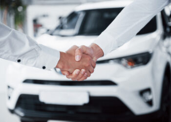 Jangan Gampang Tergiur, Gini Tips Beli Mobil Bekas Supaya Gak Nyesal!