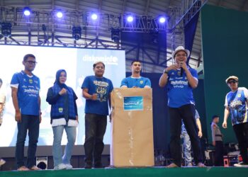 Persib Raih Bintang Lima, KDS Sebut Kebanggaan Warga Jawa Barat 2 Persib Raih Bintang Lima, KDS Sebut Kebanggaan Warga Jawa Barat