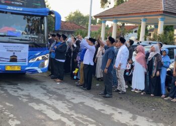 Kemenhaj Majalengka Lepas Kloter Terakhir Haji 2026, Ingatkan Jemaah Antisipasi Serangan Panas