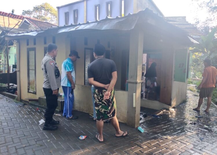 Korsleting Listrik, Rumah Guru PPPK Hangus Terbakar Saat Subuh 1 Korsleting Listrik, Rumah Guru PPPK Hangus Terbakar Saat Subuh