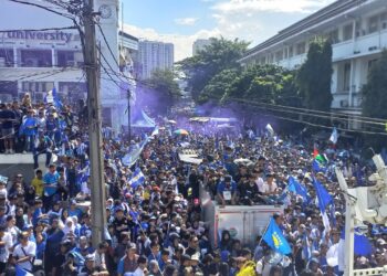 Lautan Biru di Jalan Asia Afrika, Mapag Persib Juara Disambut Antusias Ratusan Ribu Bobotoh