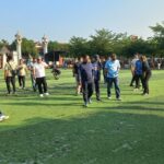 Rusak Akibat Padat Kunjungan, Bupati Majalengka Instruksikan Perbaikan Rumput Sintetis Alun-Alun 18 Rusak Akibat Padat Kunjungan, Bupati Majalengka Instruksikan Perbaikan Rumput Sintetis Alun-Alun