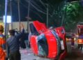 Tak Terkendali, Mobil SUV Berplat MB  Terguling dan Terbalik di Jalan Setiabudi Bandung