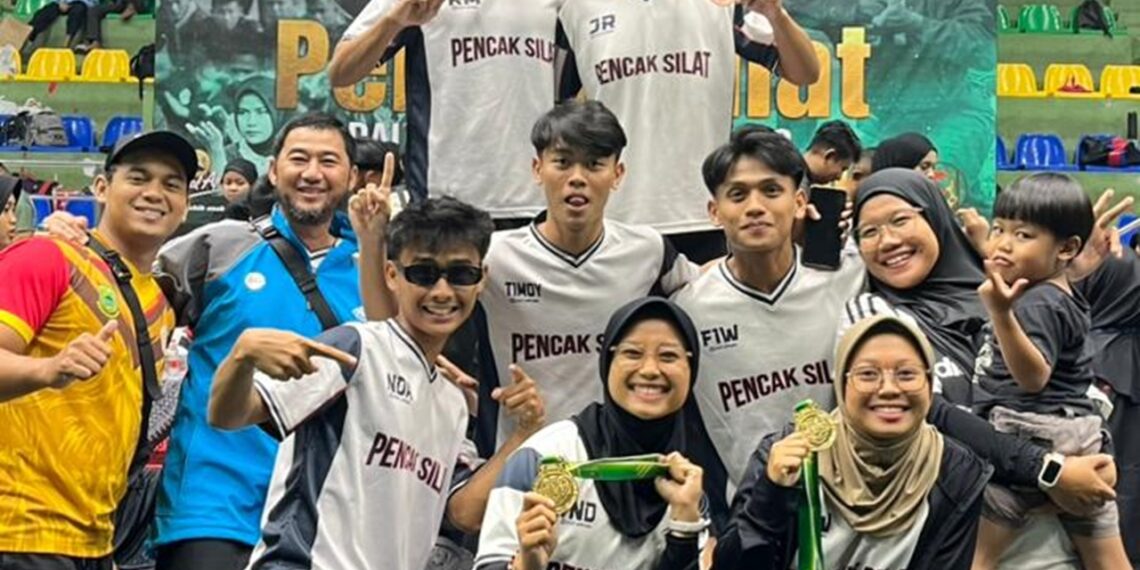 Home 2 29 Pesilat Kuningan Raih 2 Emas Lomba Pencak Silat HUT Ke-80 Kodam III/Siliwangi