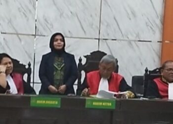 Politikus dan Pengusaha Erwin Aksa Absen Dalam Sidang Gugatan 20 M di Pengadilan Negeri Bandung 7 Politikus dan Pengusaha Erwin Aksa Absen Dalam Sidang Gugatan 20 M di Pengadilan Negeri Bandung