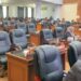 DPRD Majalengka Gelar Rapat Paripurna, 15 Kursi Kosong dan Beberapa Anggota Legislatif Sibuk Main HP 9 DPRD Majalengka Gelar Rapat Paripurna, 15 Kursi Kosong dan Beberapa Anggota Legislatif Sibuk Main HP