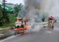 Korsleting, Toyota Vellfire Ini Hangus Terbakar di KM 88 Tol Cipularang 16 Korsleting, Toyota Vellfire Ini Hangus Terbakar di KM 88 Tol Cipularang