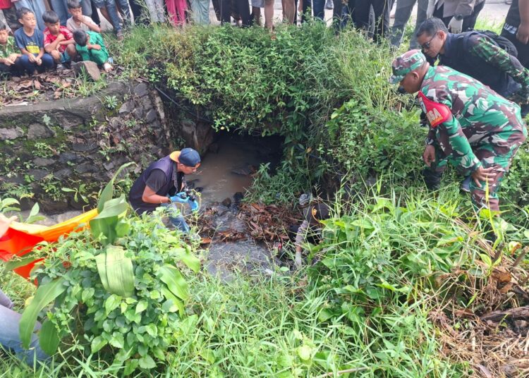 Pagi-pagi Warga Salagedang Digegerkan Temuan Mayat Pria Terkapar di Selokan, Identitas Sempat Misterius