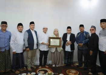 Bupati KDS Komit Dukung Pesantren : UU Sudah Ada, Tinggal Kejelasan Pembagian Kewenangan 9 Bupati KDS Komit Dukung Pesantren : UU Sudah Ada, Tinggal Kejelasan Pembagian Kewenangan