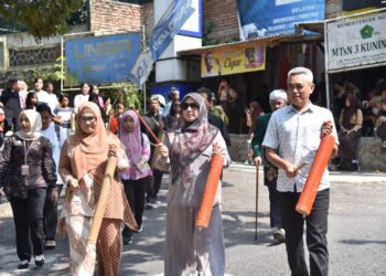 Semarak Pesta Dadung dan 1.000 Kentongan di Bukit Mayasih Warnei Seren Taun