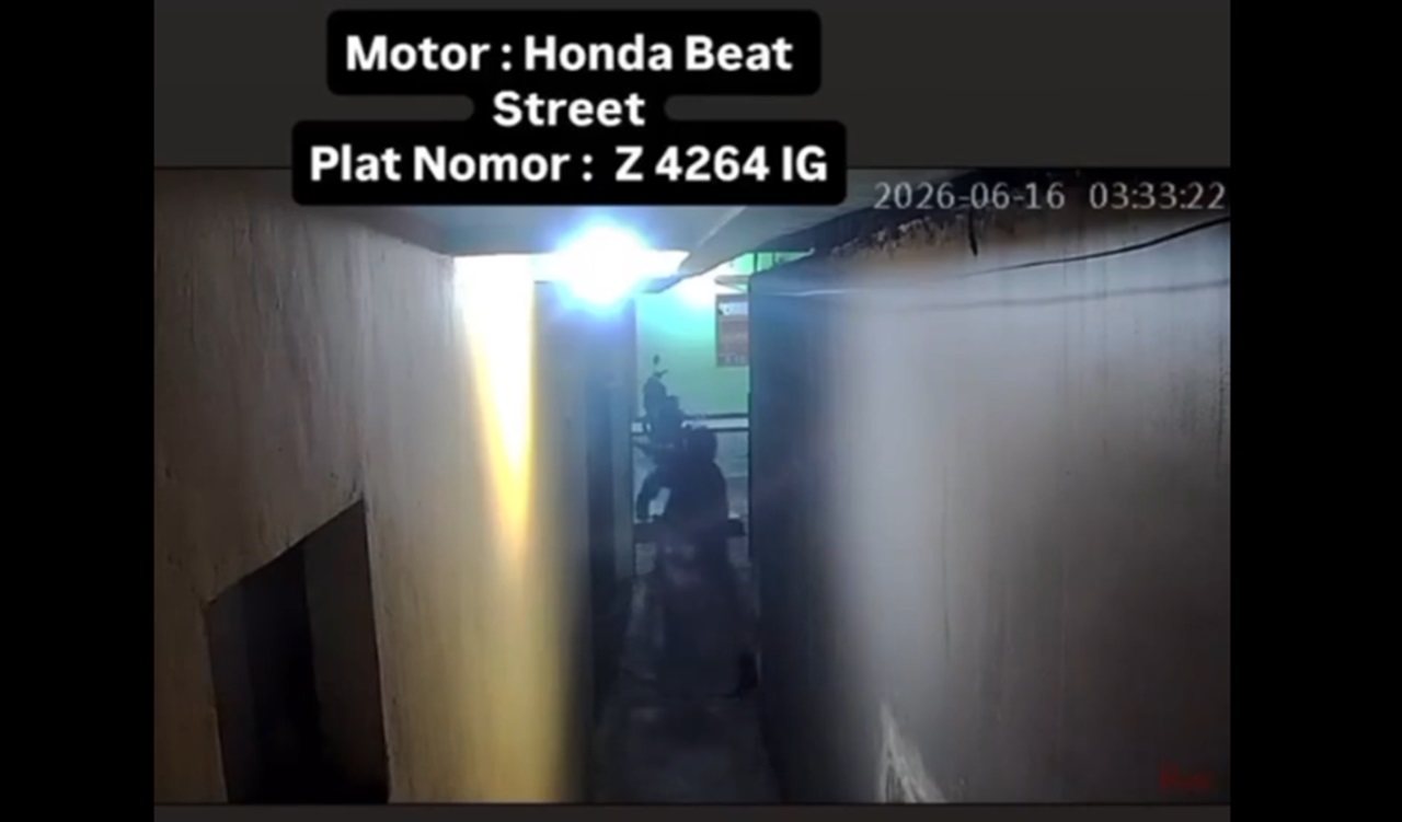 Dua TKP Jambret dan Curanmor di Cileunyi Terekam Kamera CCTV 3 Aksi curanmor di Desa Cileunyi Wetan