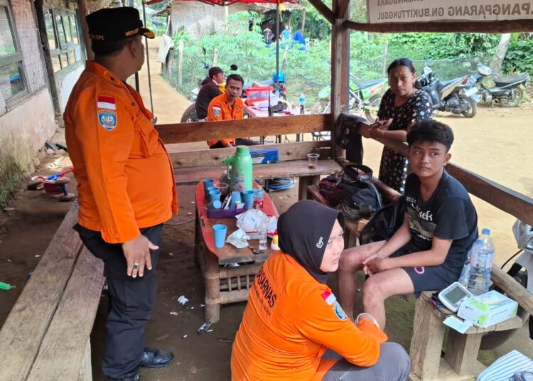 Azhar, Remaja Pendaki yang Tersesat di Jalur Lembah Tengkorak Cilengkrang Ditemukan 1 Azhar, Remaja Pendaki yang Tersesat di Jalur Lembah Tengkorak Cilengkrang Ditemukan