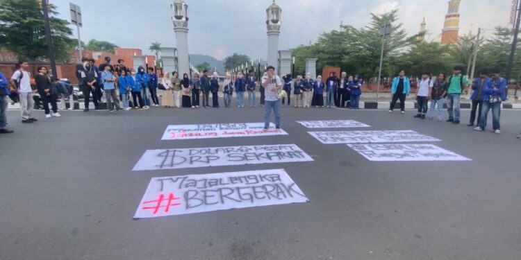 Mahasiswa Majalengka Geruduk DPRD, Kritik Kenaikan BBM dan Kebijakan Pemerintah
