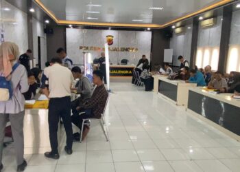 HUT Bhayangkara ke-80, Ratusan Warga Majalengka Antusias Ambil Layanan Paspor Keliling
