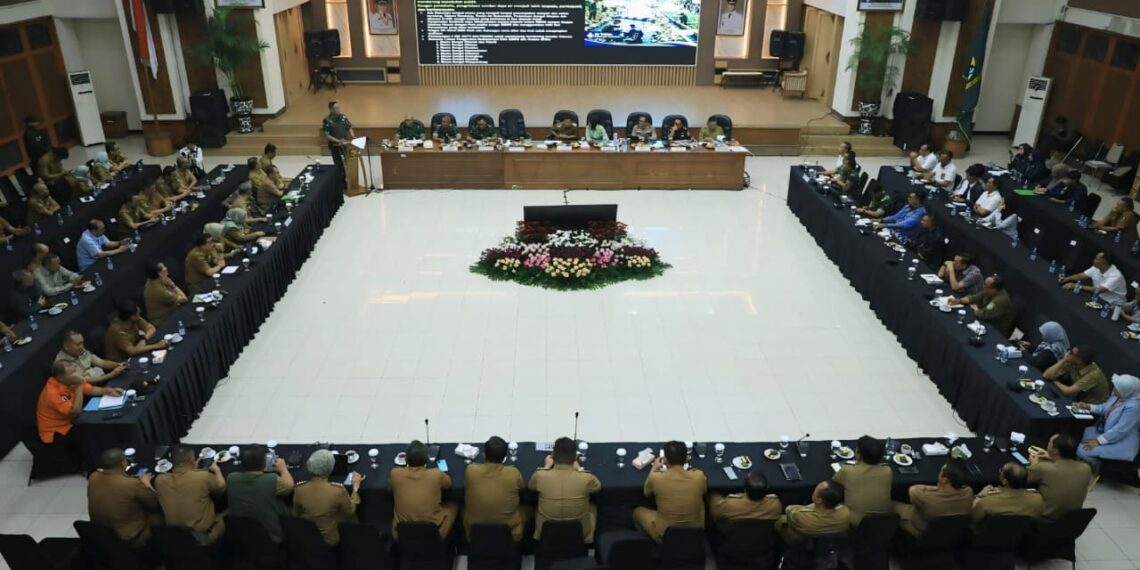 Home 2 30 Pemkab Bandung Gelar Rakor Lintas Sektoral: Bahas Banjir, Sampah, dan Antisipasi Kekeringan