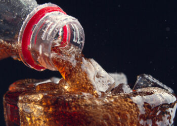 Cek Deretan Bahaya Soda Buat Kesehatan Tubuh, yang Suka Nyemil Wajib Tahu! 2 Cek Deretan Bahaya Soda Buat Kesehatan Tubuh, yang Suka Nyemil Wajib Tahu!