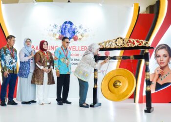 Ekspor Lampaui 9 Miliar Dolar AS, Industri Perhiasan Berkilau di Pasar Global 3 Ekspor Lampaui 9 Miliar Dolar AS, Industri Perhiasan Berkilau di Pasar Global