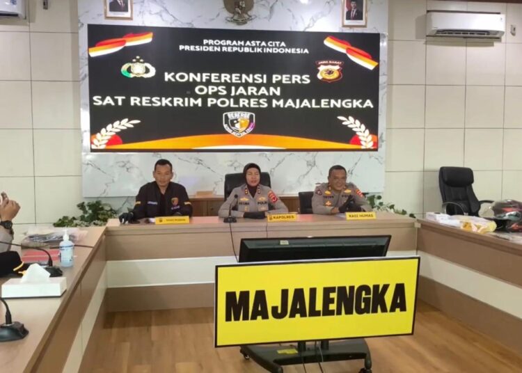 Polres Majalengka Ungkap Dua Kasus Penipuan Bermodus Media Sosial : "Pelaku Ajak Bertemu Lalu Bawa Kabur Kendaraan Korban" 1 Polres Majalengka Ungkap Dua Kasus Penipuan Bermodus Media Sosial : “Pelaku Ajak Bertemu Lalu Bawa Kabur Kendaraan Korban”