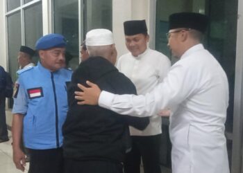 400 Jamaah Haji Tasikmalaya Pulang Kampung Disambut Walikota dan Kapolresta, Tangis Haru Pecah di Gedung Dakwah Islamiah 3 400 Jamaah Haji Tasikmalaya Pulang Kampung Disambut Walikota dan Kapolresta, Tangis Haru Pecah di Gedung Dakwah Islamiah