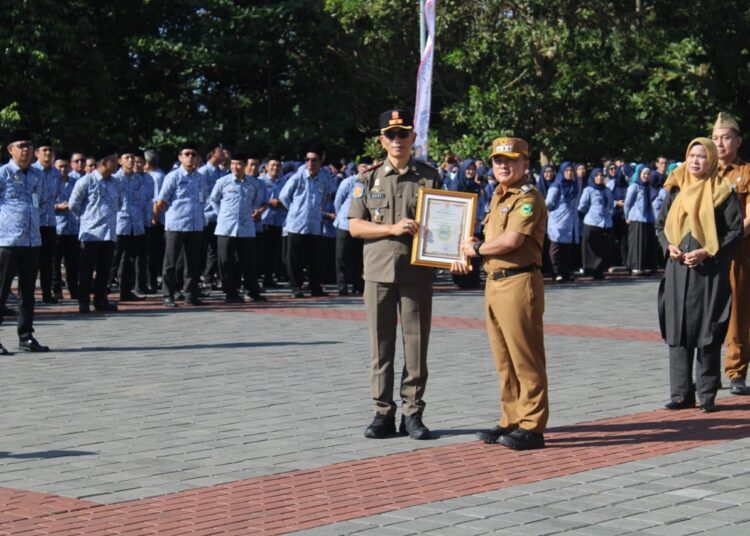 Kasus Peredaran Rokok Ilegal Terungkap Satpol PP Kuningan Raih Penghargaan Gubernur