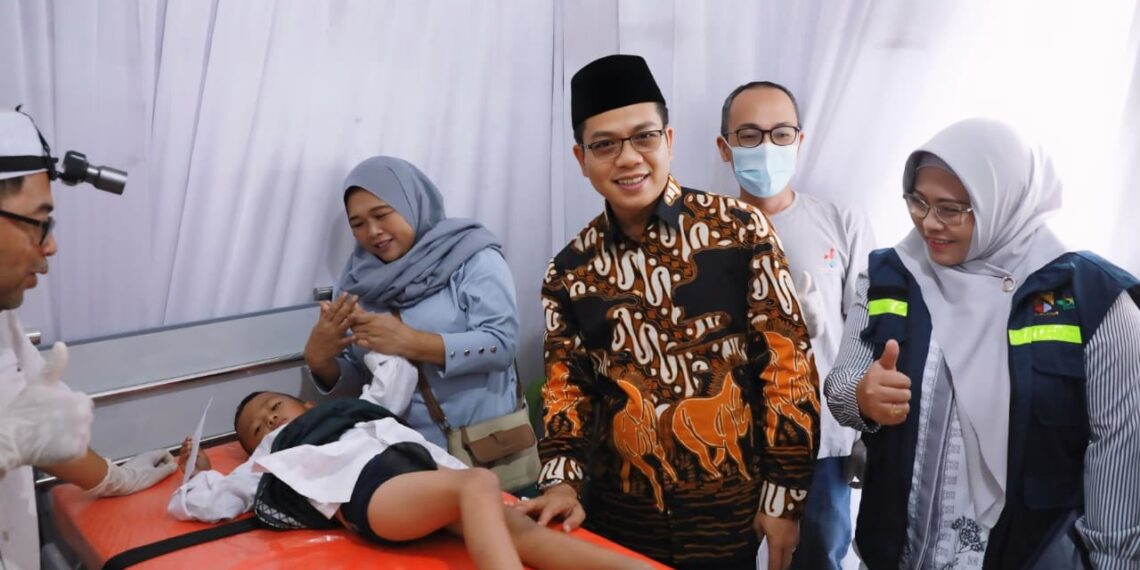 KDS Apresiasi Kolaborasi dengan DPR RI Hadirkan Khitanan Massal, Pasar Pangan Murah dan Layanan Kesehatan Gratis di Ciparay