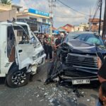 Kijang Innova Adu Bagong Dengan Pick Up di Jalan Cikalang, Satu Keluarga Alami Luka-luka Dibawa Ke Rumah Sakit 21 Kijang Innova Adu Bagong Dengan Pick Up di Jalan Cikalang, Satu Keluarga Alami Luka-luka Dibawa Ke Rumah Sakit