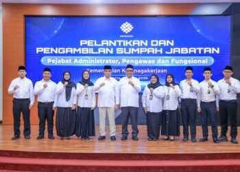 Lantik 10 Pejabat, Menaker Tekankan Penguatan K3 dan Tata Kelola yang Akuntabel 2 Lantik 10 Pejabat, Menaker Tekankan Penguatan K3 dan Tata Kelola yang Akuntabel