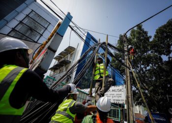 Wali Kota Utamakan Stabilitas Pelayanan Publik dalam Penataan Kabel Udara 4 Wali Kota Utamakan Stabilitas Pelayanan Publik dalam Penataan Kabel Udara