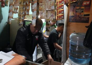 Satpol PP Bandung Tertibkan THM Bandel dan Segel Toko Minol Tanpa Izin 4 Satpol PP Bandung Tertibkan THM Bandel dan Segel Toko Minol Tanpa Izin