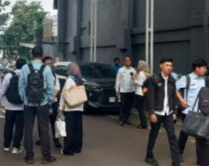 Mantan Kepala BGN Dadan Hindayana Dijemput Kejaksaan Pukul 4 Subuh dari Rumahnya