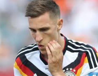 Mimpi Jerman Terancam? Schlotterbeck Cedera Parah di Tengah Perjalanan Piala Dunia 2 Mimpi Jerman Terancam? Schlotterbeck Cedera Parah di Tengah Perjalanan Piala Dunia