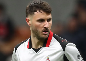 Santiago Gimenez Tersentuh Dukungan Suporter Milan 3 Santiago Gimenez Tersentuh Dukungan Suporter Milan