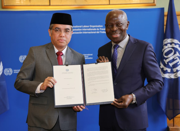 Menaker Yassierli Tegaskan Komitmen Lindungi Nelayan dan Awak Kapal Perikanan 1 Menaker Yassierli Tegaskan Komitmen Lindungi Nelayan dan Awak Kapal Perikanan