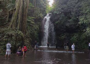 Sensasi Curug Putri  Tempat Pemandian Bidadari Dari Kayangan