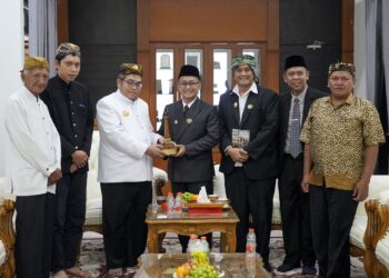 Perkuat Budaya Persaudaraan Masyarakat Sunda, Sultan Cirebon Guncang Pendopo Baru
