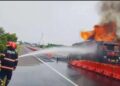 Truk Tangki Pertamina Membawa BBM 24.000 Liter Meledak dan Terbakar di  Tol Cisumdawu