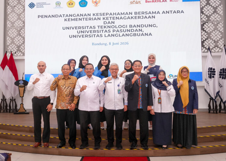 Kemnaker Gandeng Tiga Kampus di Bandung untuk Pengembangan SDM, Riset, dan Pengabdian Masyarakat 1 Kemnaker Gandeng Tiga Kampus di Bandung untuk Pengembangan SDM, Riset, dan Pengabdian Masyarakat