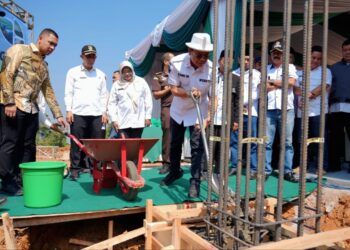 Bangun RSUD Bedas Cimenyan, KDS: Kualitas Harus Diutamakan 5 Bangun RSUD Bedas Cimenyan, KDS: Kualitas Harus Diutamakan